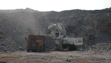 利勃海爾100噸級R9100B及150噸級電驅(qū)動R9150B E喜獲TOP50工程機(jī)械應(yīng)用獎